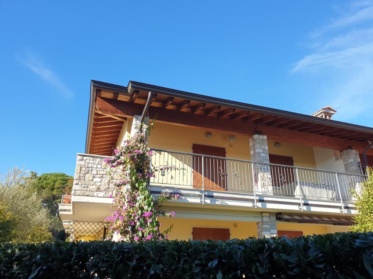 La Fenice Holiday Apartment Манерба-дель-Гарда Экстерьер фото