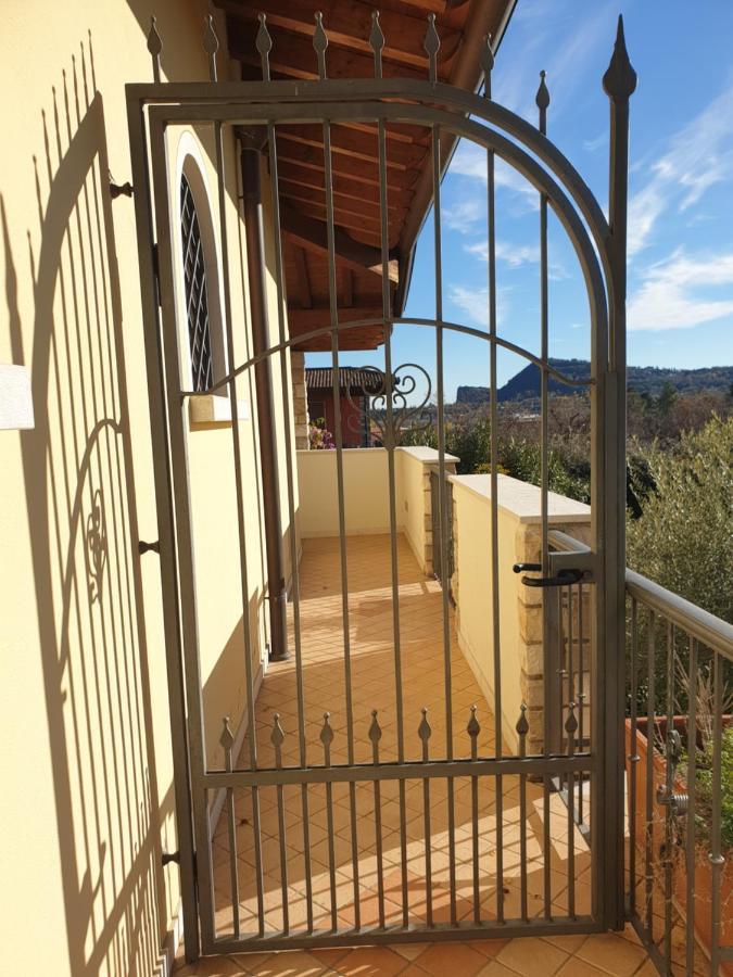 La Fenice Holiday Apartment Манерба-дель-Гарда Экстерьер фото